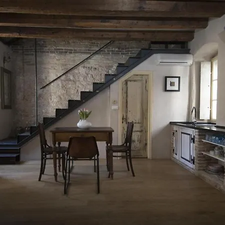 La Divine- Captured By History Inside Palace Loft アパート *