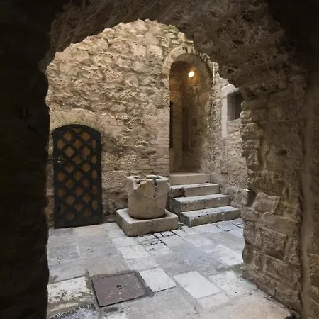 La Divine- Captured By History Inside Palace Loft アパート スプリト