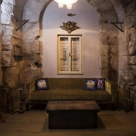 Apartmán La Divine- Captured By History Inside Palace Loft
